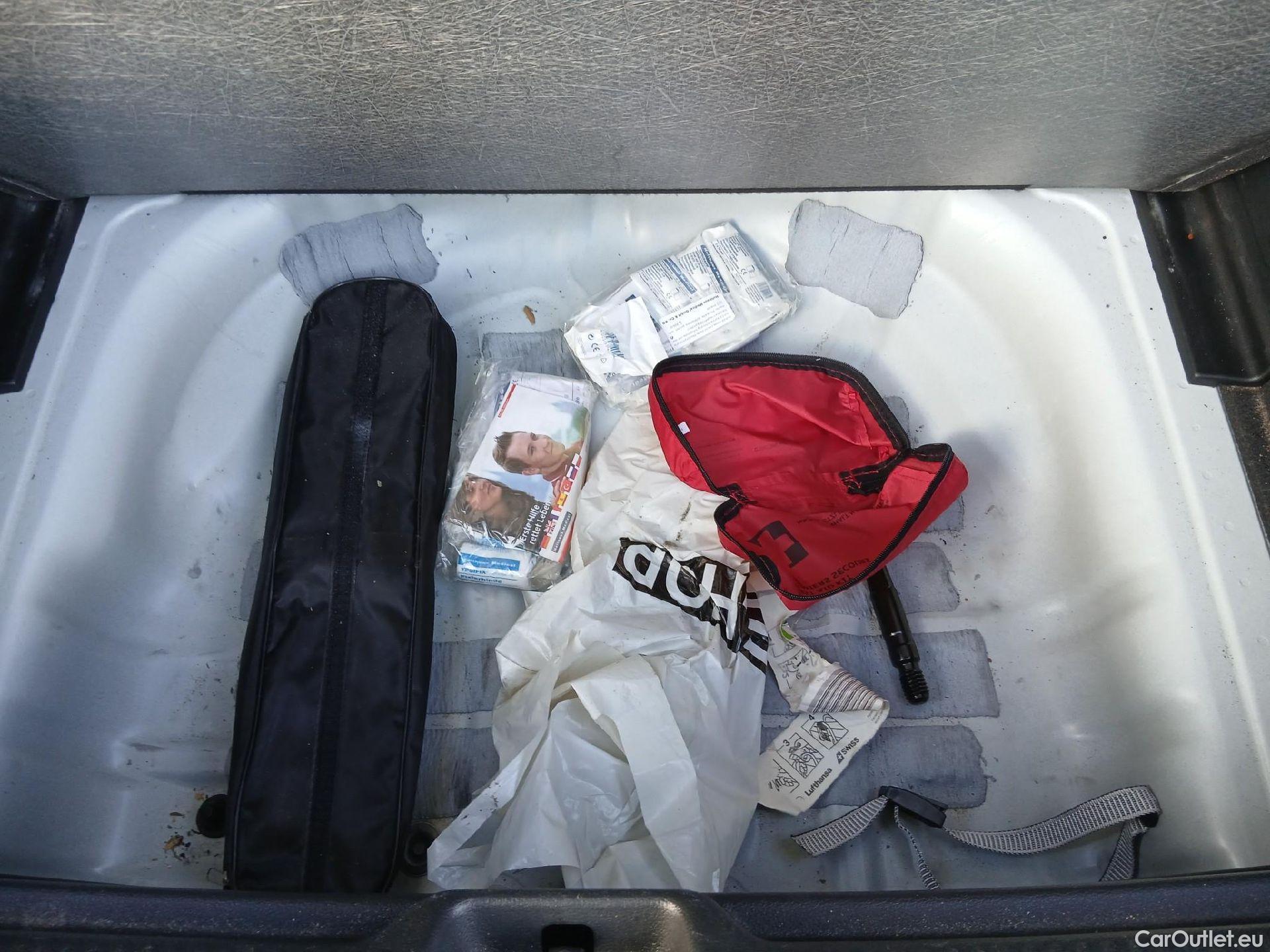  Audi  Q2 AUDI  / 2020 / 5P / todoterreno Advanced 35 TFSI 110kW (150CV) S tronic (AC) #3