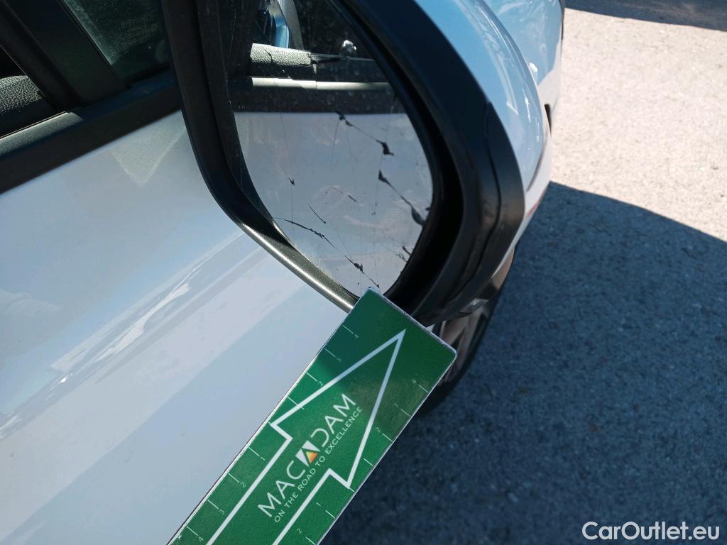  Renault  Clio RENAULT  / 2019 / 5P / berlina con portón Intens TCe 67 kW (91CV) #2