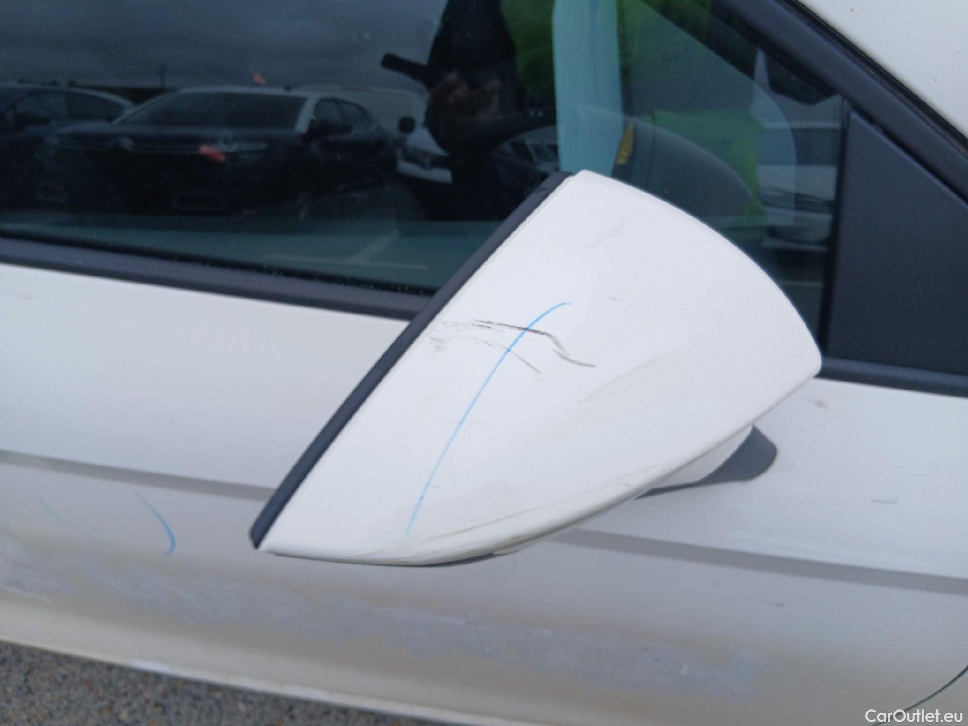  Seat  Ibiza SEAT  / 2017 / 5P / berlina con portón 1.0 MPI 59kW (80CV) Reference Plus(SP) #35