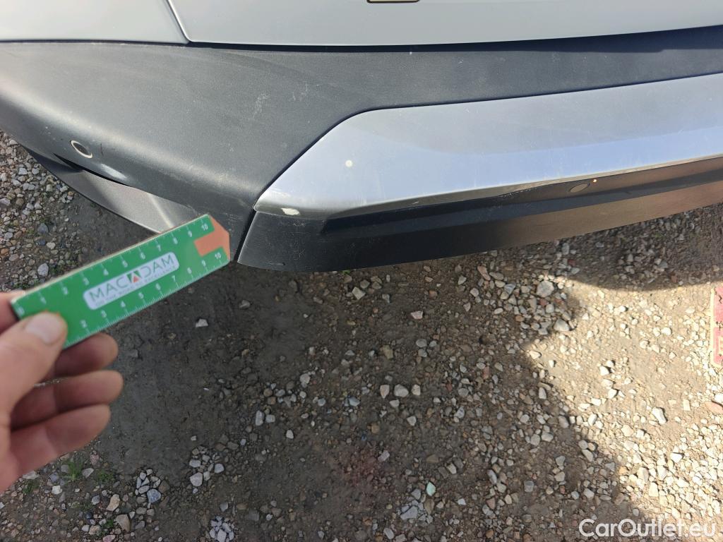  Peugeot  2008 PEUGEOT  / 2019 / 5P / todoterreno Allure BlueHDI 81kW (110CV) #28