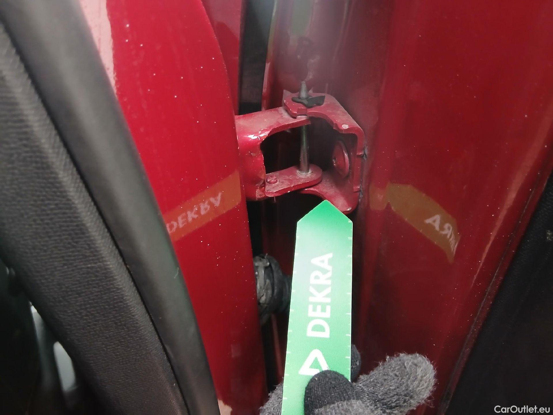  Peugeot  5008 PEUGEOT  / 2017 / 5P / todoterreno GT-Line BlueHDi 96kW (130CV) S&S EAT8 #36