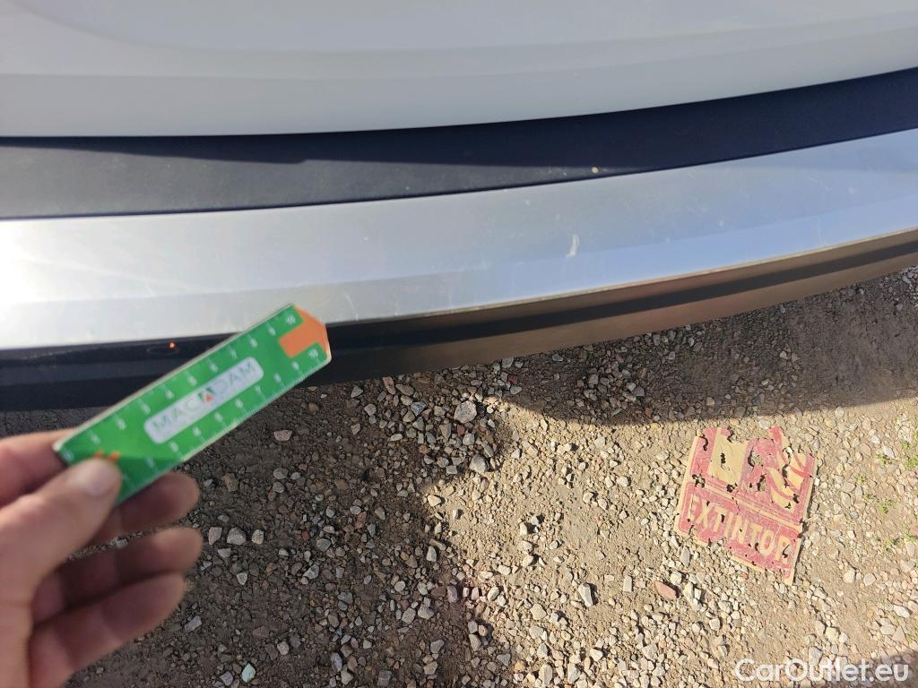  Peugeot  2008 PEUGEOT  / 2019 / 5P / todoterreno Allure BlueHDI 81kW (110CV) #29