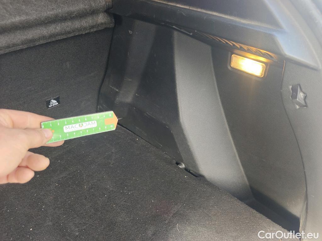  Peugeot  2008 PEUGEOT  / 2019 / 5P / todoterreno Allure BlueHDI 81kW (110CV) #15