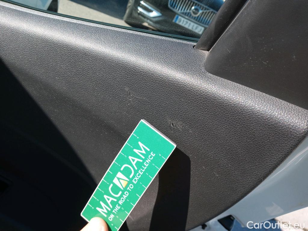  Renault  Clio RENAULT  / 2019 / 5P / berlina con portón Intens TCe 67 kW (91CV) #21