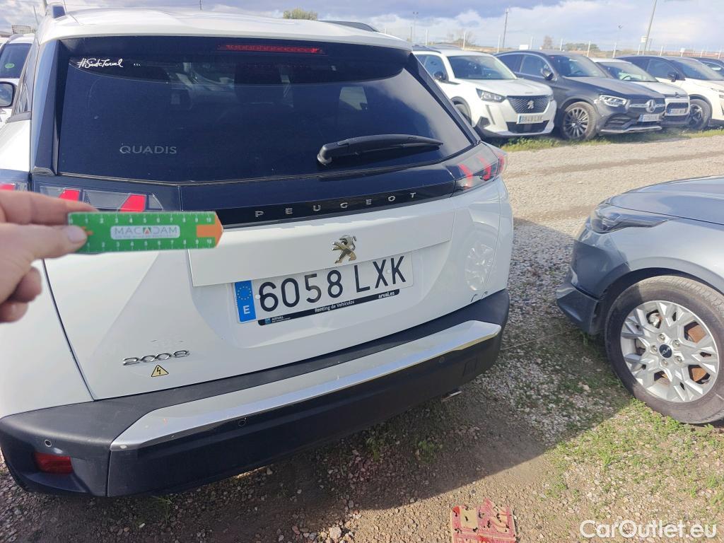  Peugeot  2008 PEUGEOT  / 2019 / 5P / todoterreno Allure BlueHDI 81kW (110CV) #7