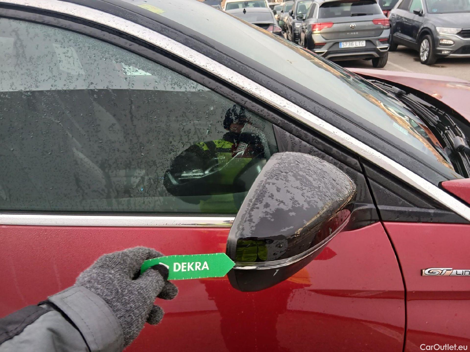  Peugeot  5008 PEUGEOT  / 2017 / 5P / todoterreno GT-Line BlueHDi 96kW (130CV) S&S EAT8 #39