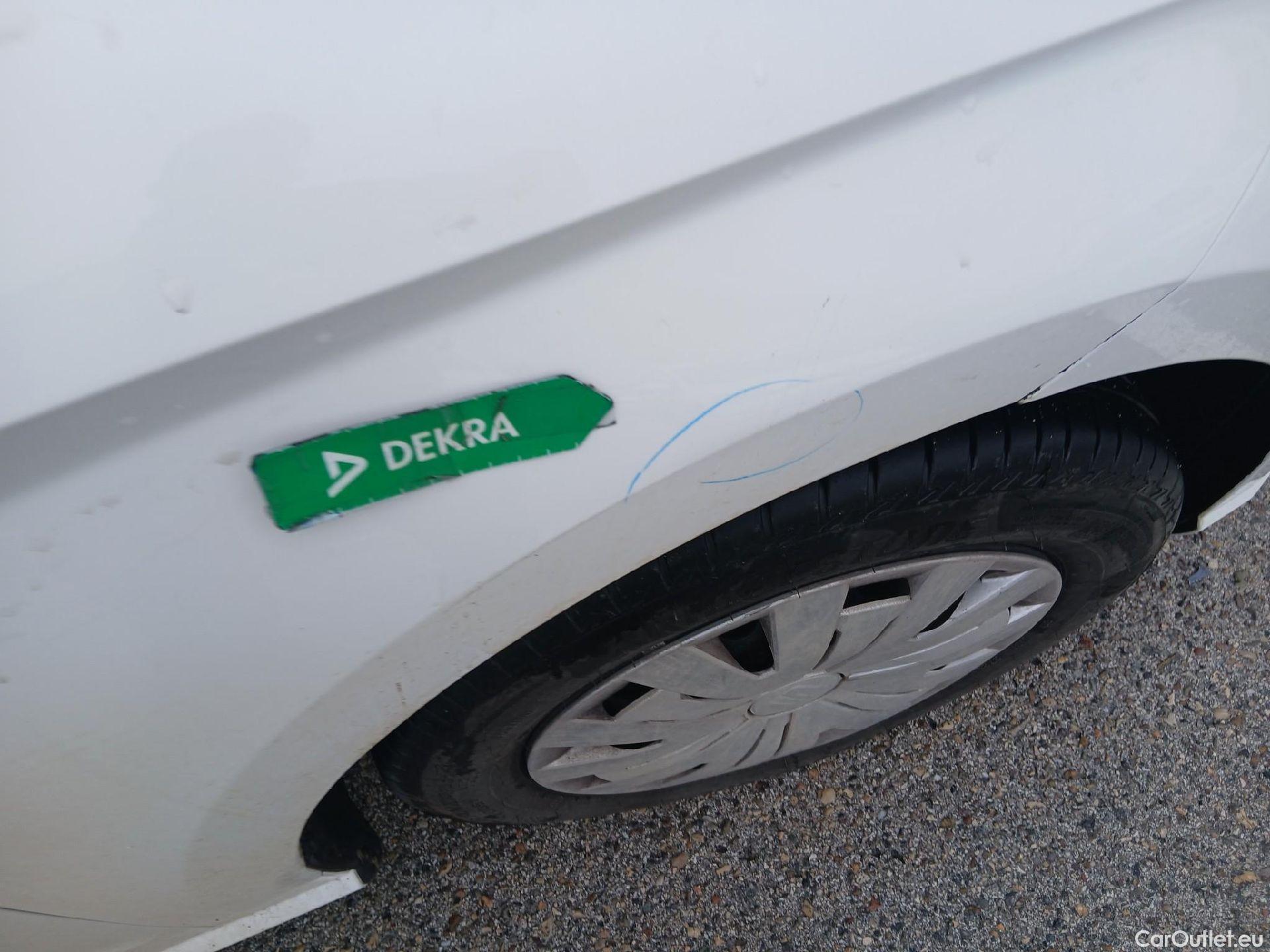  Seat  Ibiza SEAT  / 2017 / 5P / berlina con portón 1.0 MPI 59kW (80CV) Reference Plus(SP) #36