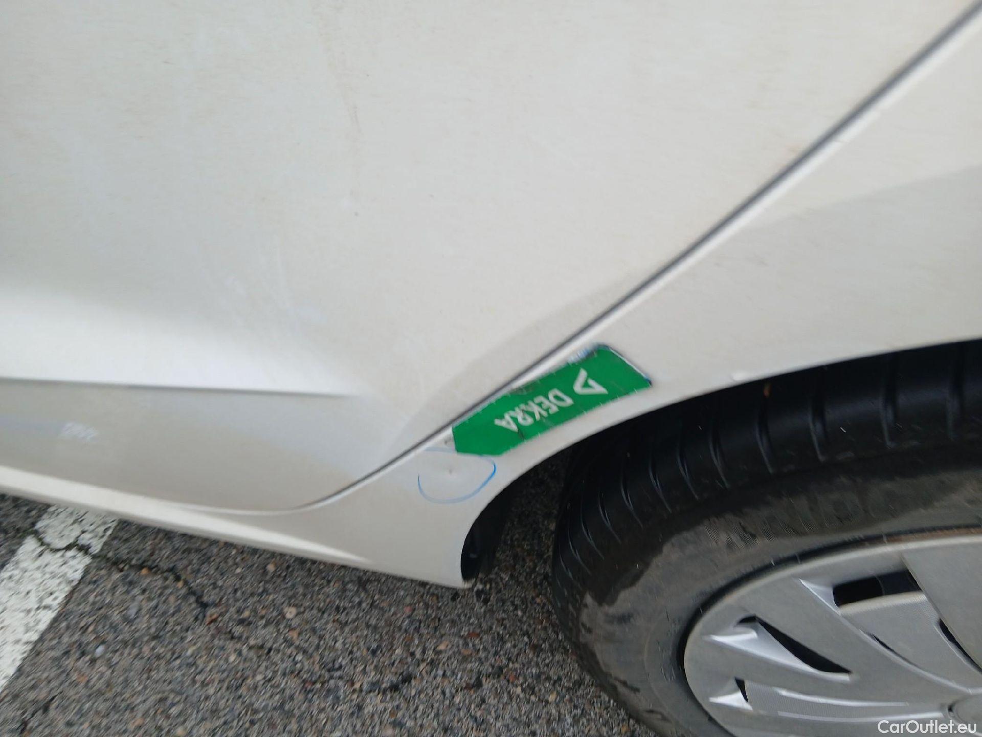  Seat  Ibiza SEAT  / 2017 / 5P / berlina con portón 1.0 MPI 59kW (80CV) Reference Plus(SP) #18