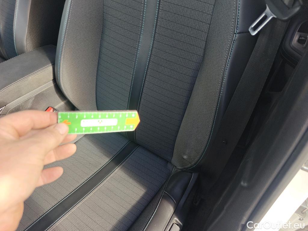  Peugeot  2008 PEUGEOT  / 2019 / 5P / todoterreno Allure BlueHDI 81kW (110CV) #5