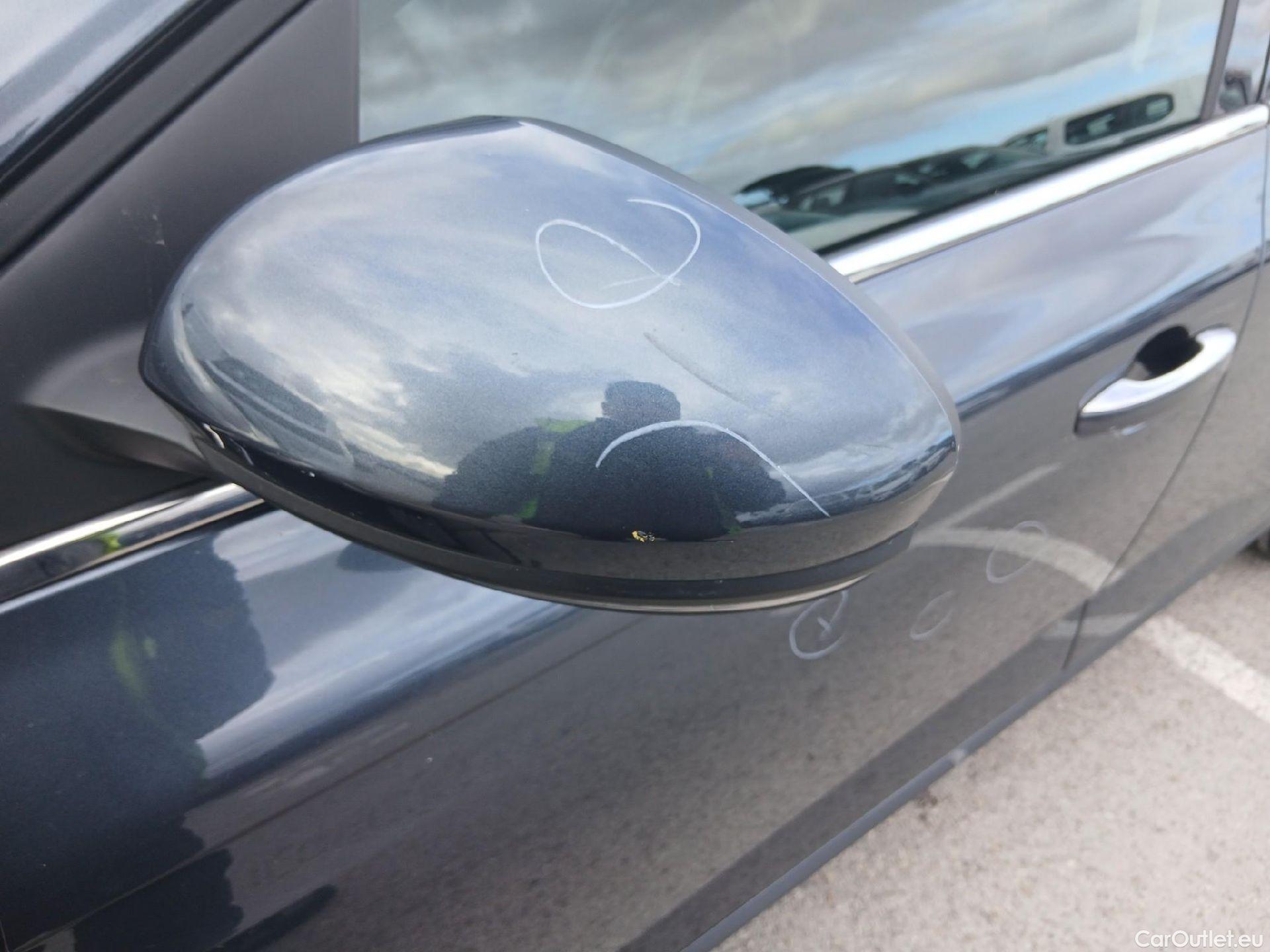  Renault  Megane RENAULT Mégane / 2020 / 5P / berlina con portón Zen Blue dCi 85 kW (115CV) #13