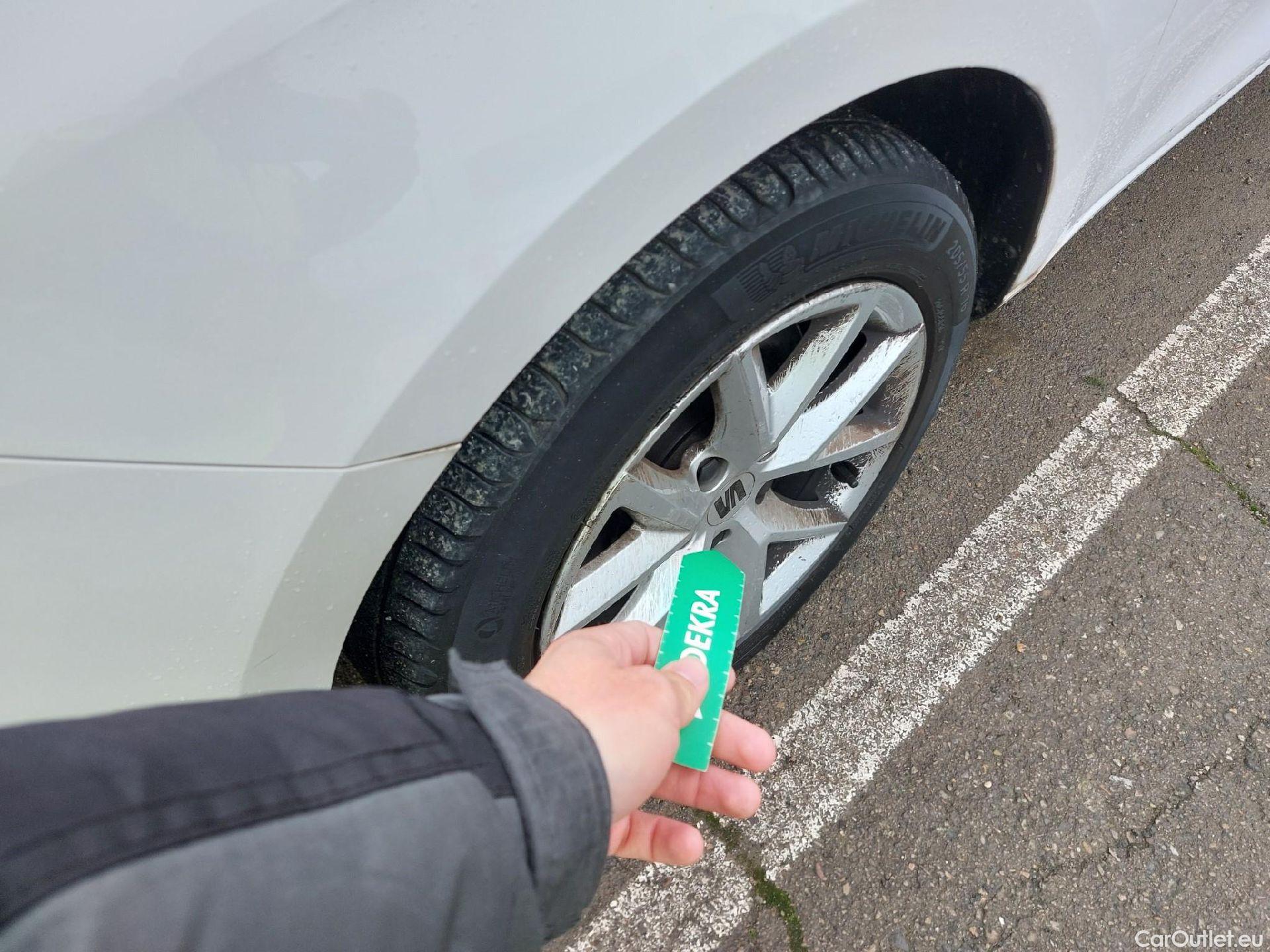  Seat  Leon SEAT Nuevo León / 2020 / 5P / familiar SP 2.0 TDI 85kW Style Go(SP) #5