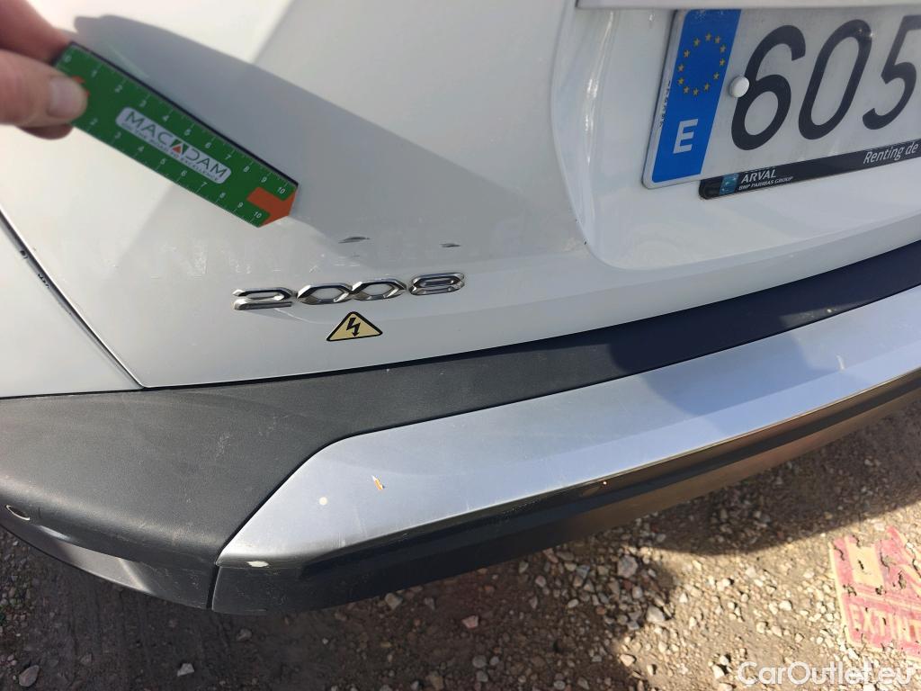  Peugeot  2008 PEUGEOT  / 2019 / 5P / todoterreno Allure BlueHDI 81kW (110CV) #2