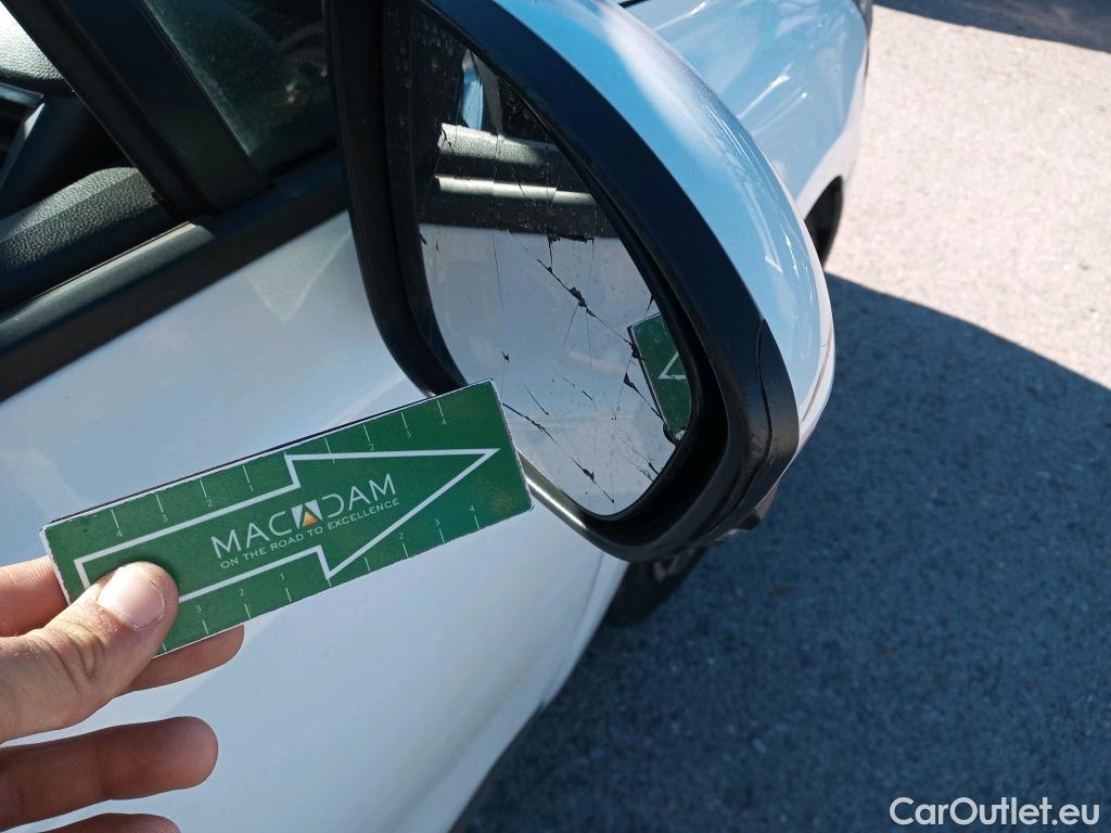  Renault  Clio RENAULT  / 2019 / 5P / berlina con portón Intens TCe 67 kW (91CV) #1