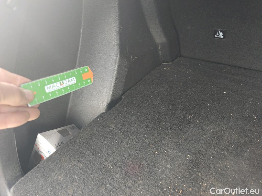  Peugeot  2008 PEUGEOT  / 2019 / 5P / todoterreno Allure BlueHDI 81kW (110CV) #18