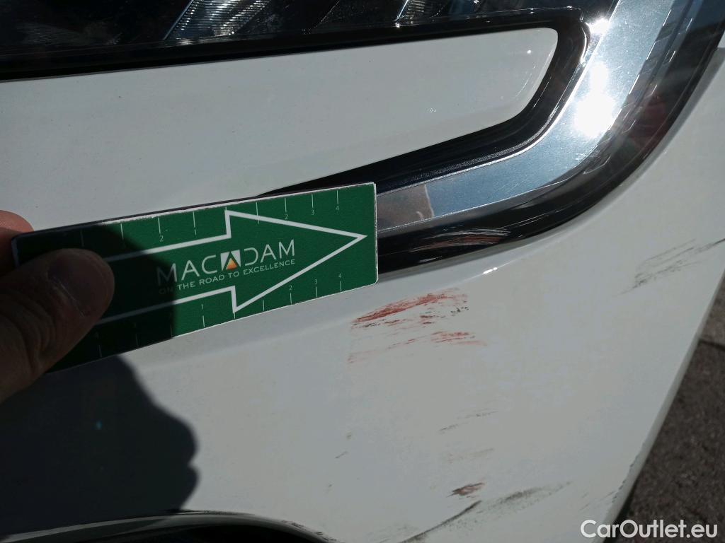  Renault  Clio RENAULT  / 2019 / 5P / berlina con portón Intens TCe 67 kW (91CV) #12