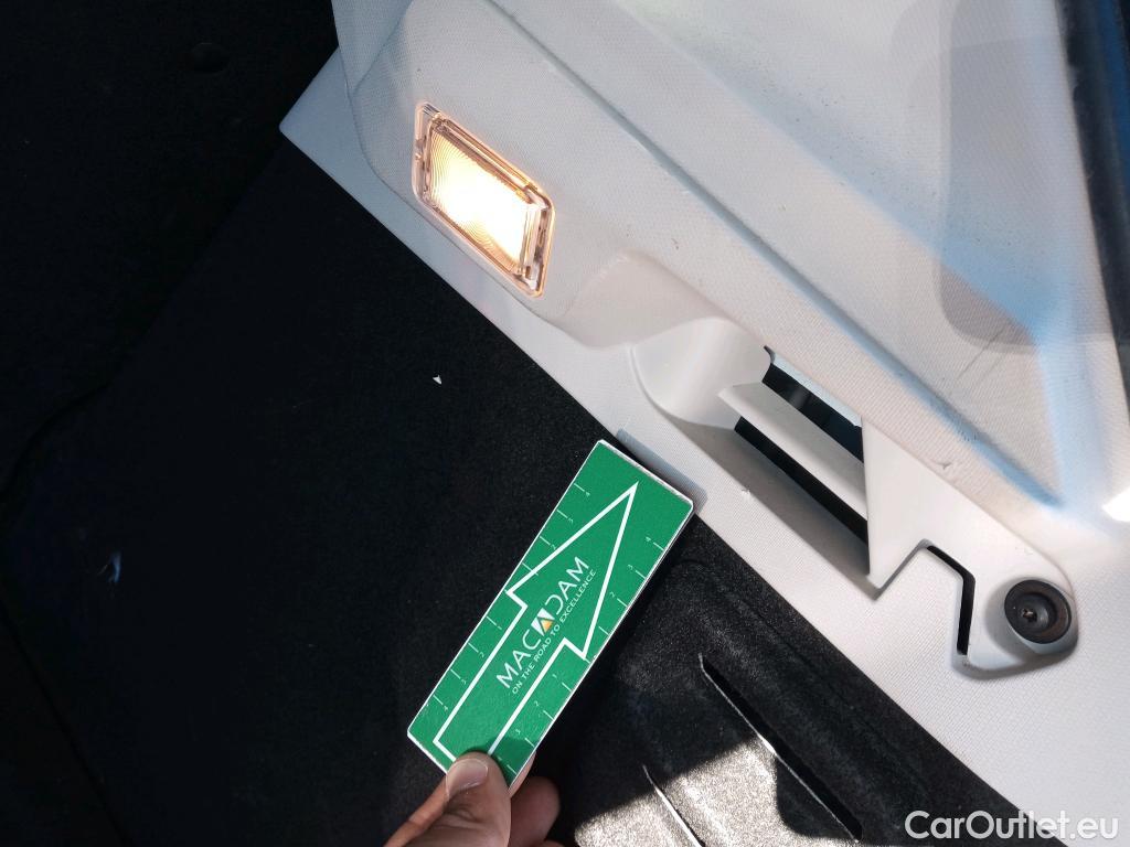  Renault  Clio RENAULT  / 2019 / 5P / berlina con portón Intens TCe 67 kW (91CV) #25