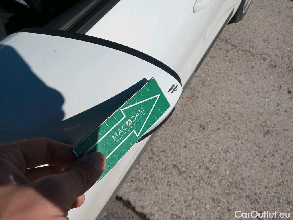  Renault  Clio RENAULT  / 2019 / 5P / berlina con portón Intens TCe 67 kW (91CV) #34