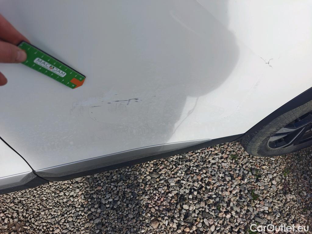  Peugeot  2008 PEUGEOT  / 2019 / 5P / todoterreno Allure BlueHDI 81kW (110CV) #12