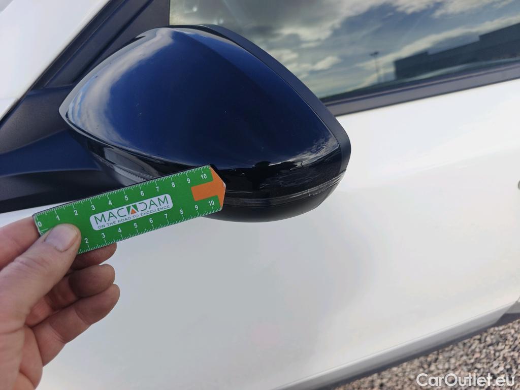  Peugeot  2008 PEUGEOT  / 2019 / 5P / todoterreno Allure BlueHDI 81kW (110CV) #20