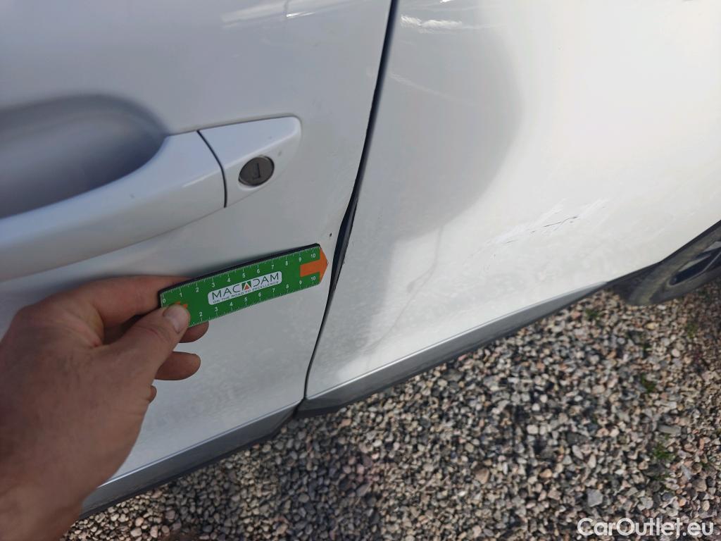  Peugeot  2008 PEUGEOT  / 2019 / 5P / todoterreno Allure BlueHDI 81kW (110CV) #11