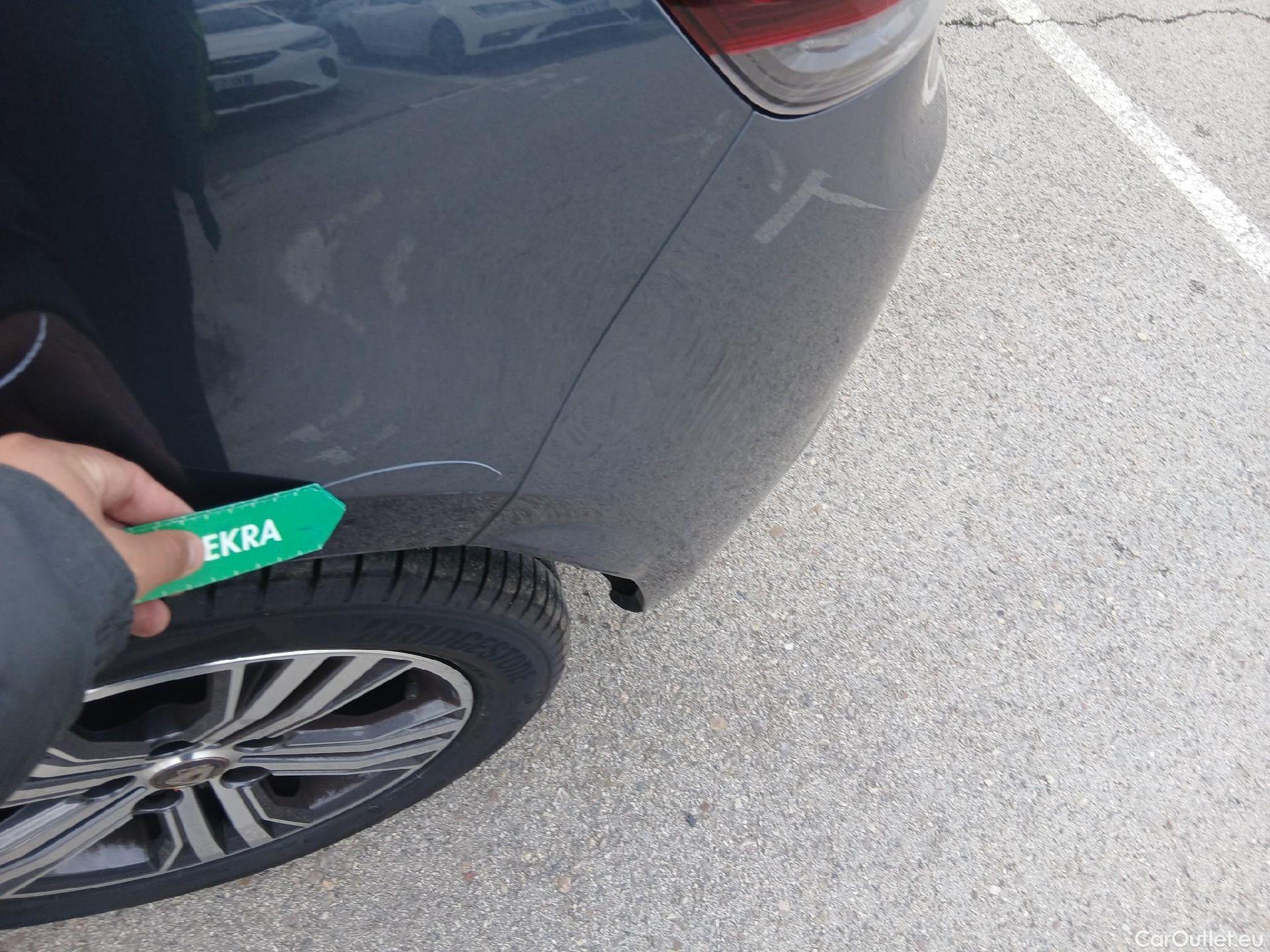  Renault  Megane RENAULT Mégane / 2020 / 5P / berlina con portón Zen Blue dCi 85 kW (115CV) #18