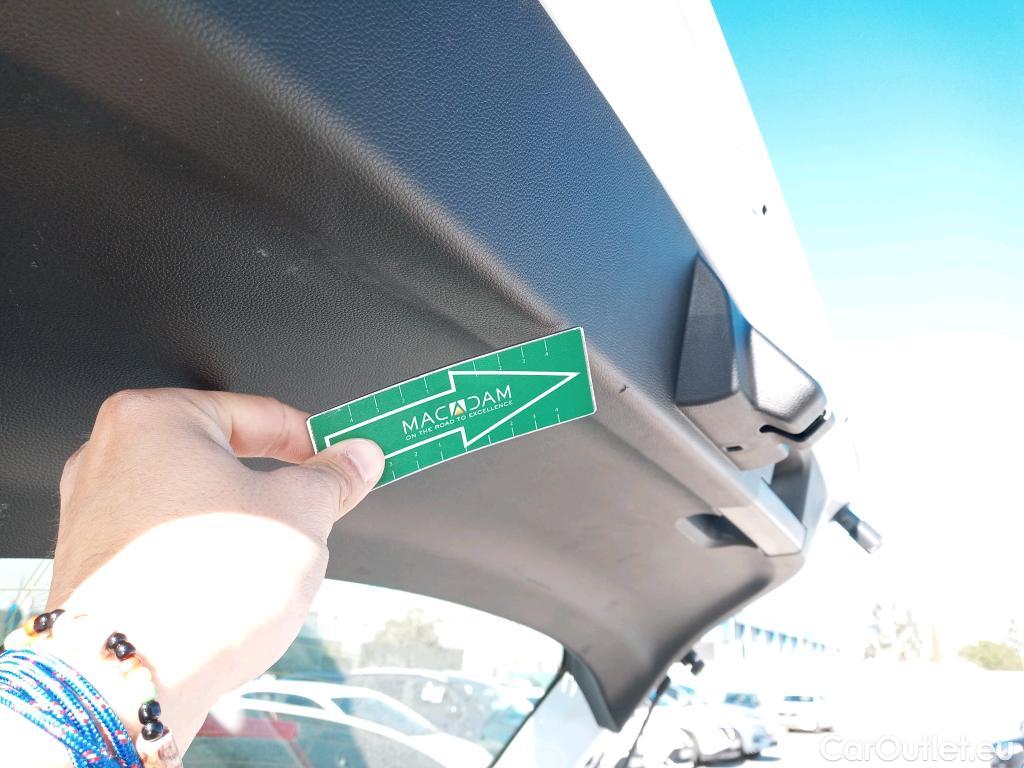  Renault  Clio RENAULT  / 2019 / 5P / berlina con portón Intens TCe 67 kW (91CV) #24