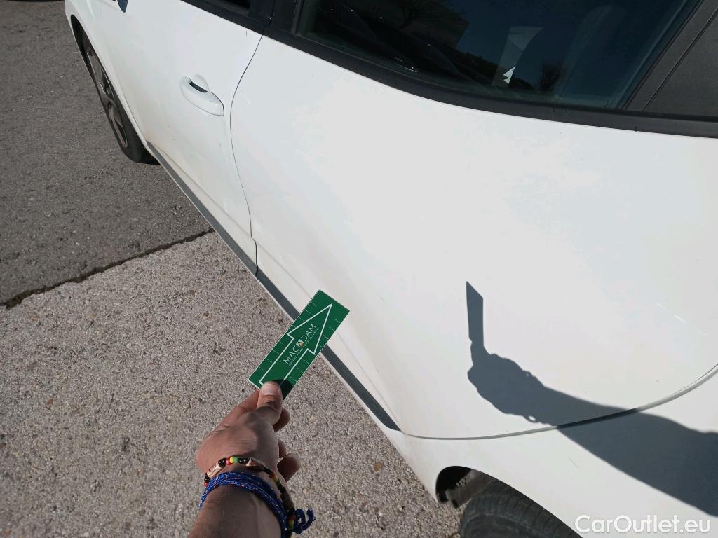  Renault  Clio RENAULT  / 2019 / 5P / berlina con portón Intens TCe 67 kW (91CV) #9