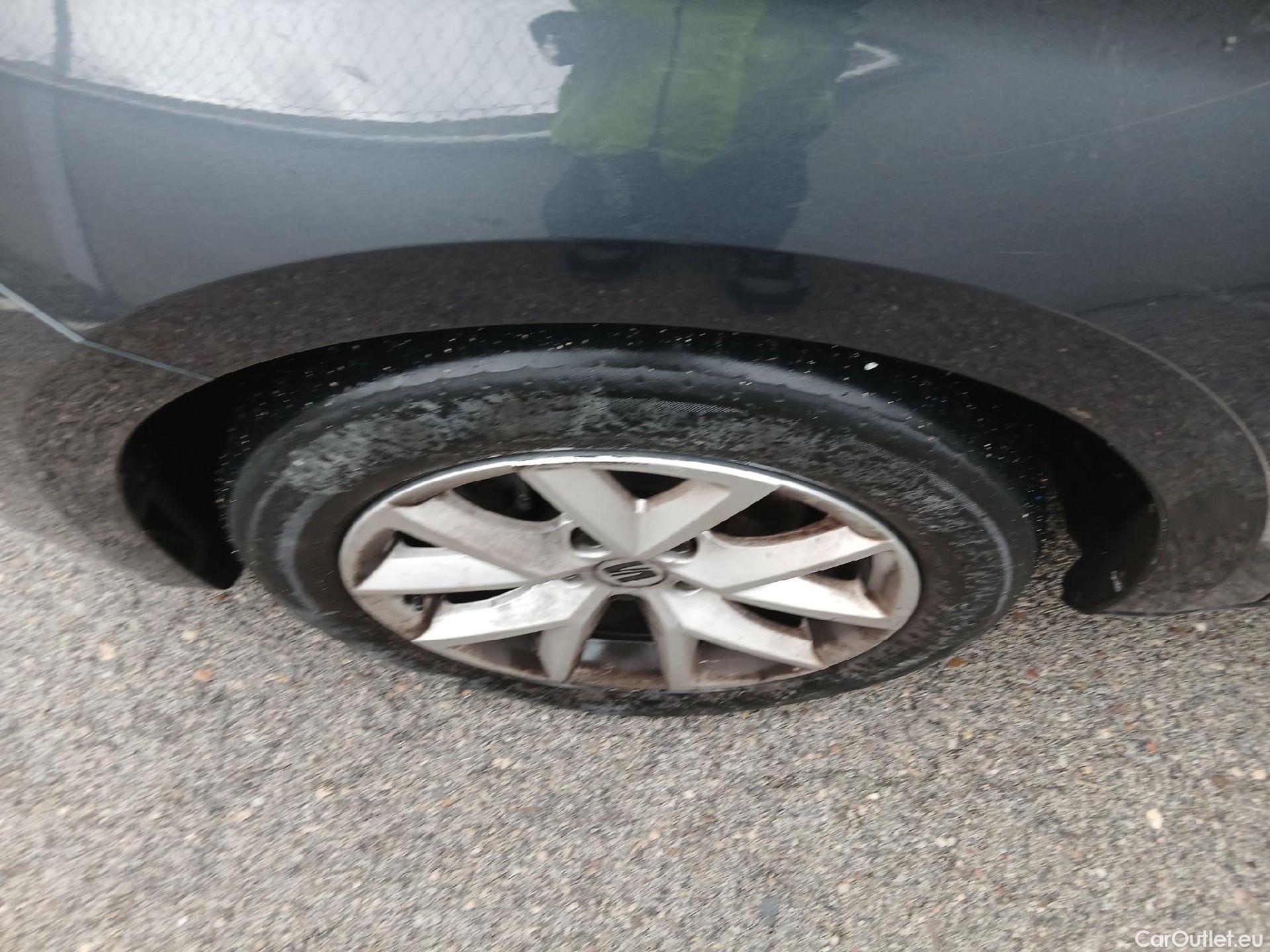  Land Rover  Discovery SEAT Nuevo León / 2020 / 5P / berlina con portón 2.0 TDI 85kW S&S Style Go(SP) #2