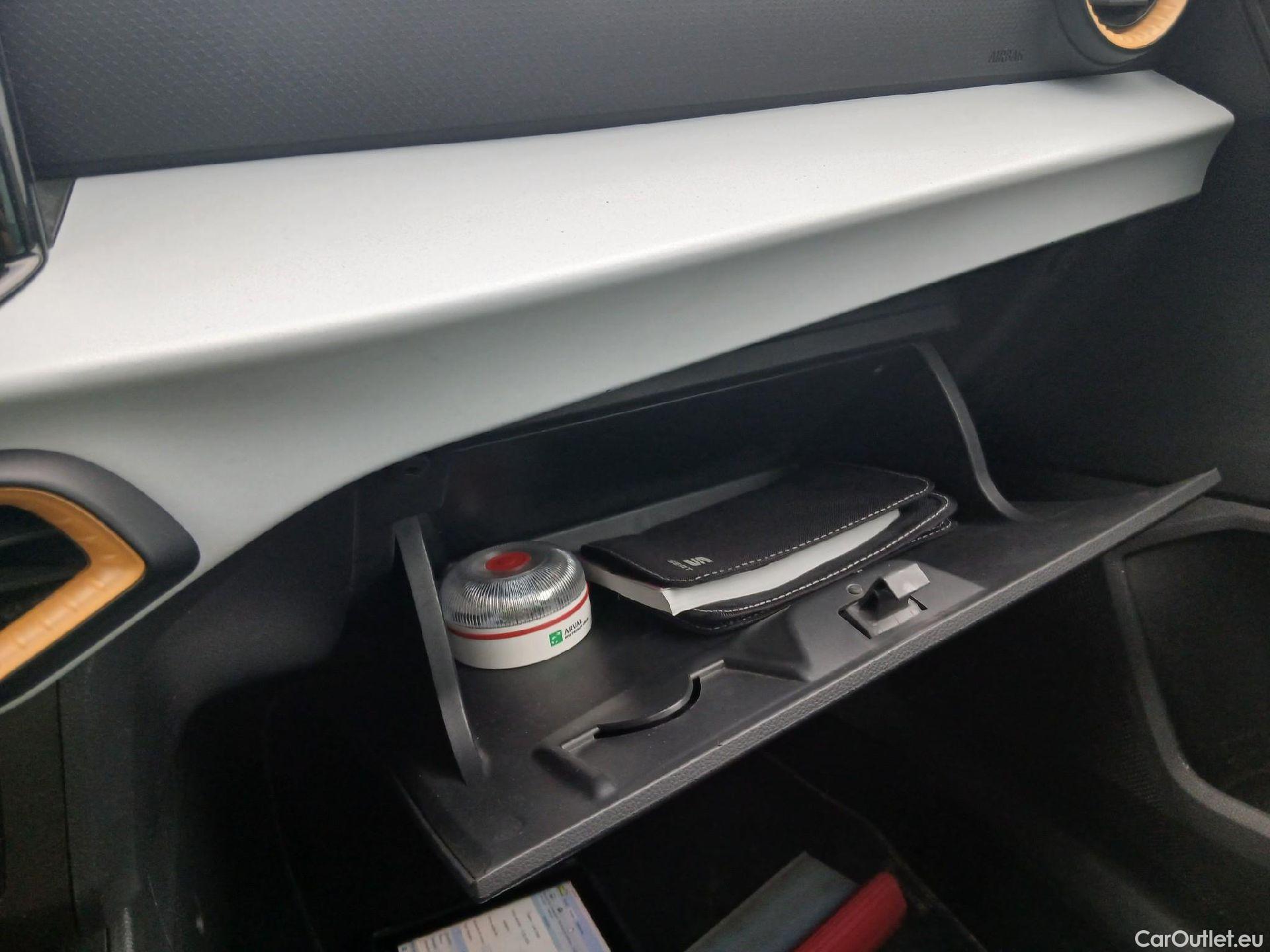  Seat  Ibiza SEAT  / 2017 / 5P / berlina con portón 1.0 MPI 59kW (80CV) Reference Plus(SP) #1