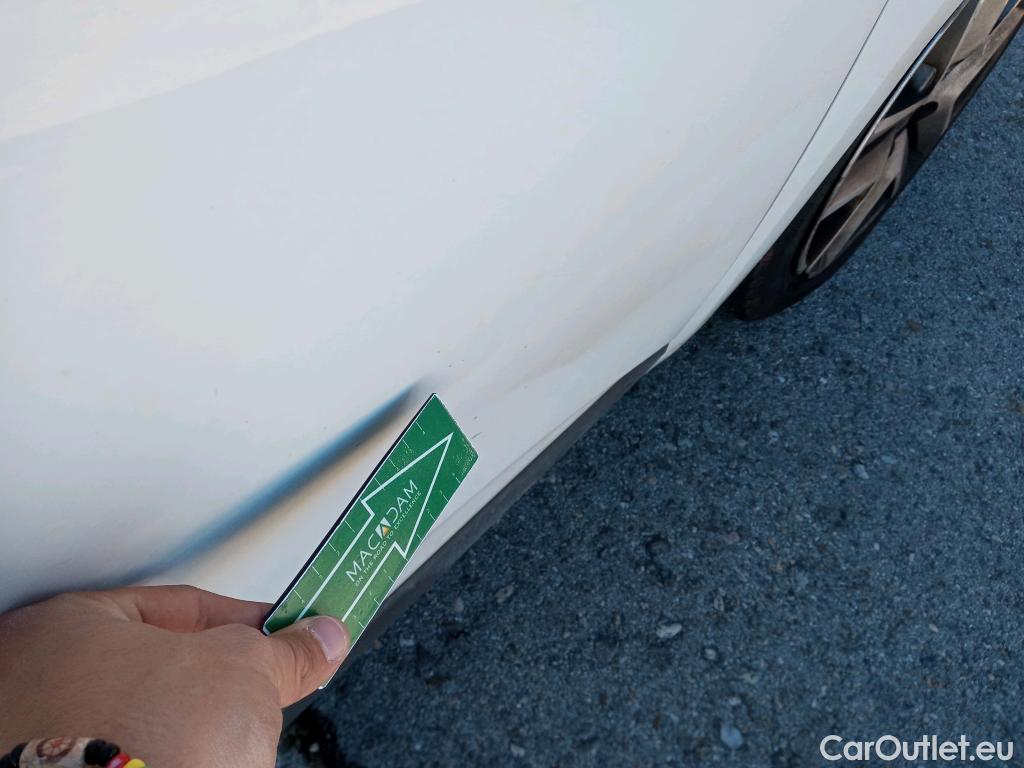  Renault  Clio RENAULT  / 2019 / 5P / berlina con portón Intens TCe 67 kW (91CV) #6