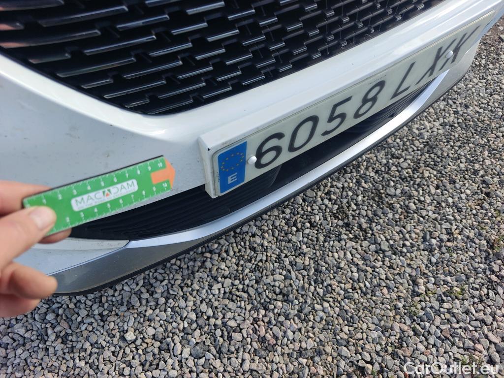  Peugeot  2008 PEUGEOT  / 2019 / 5P / todoterreno Allure BlueHDI 81kW (110CV) #22