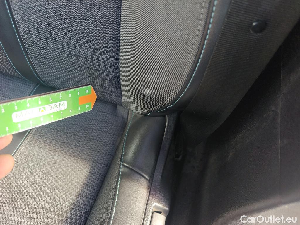  Peugeot  2008 PEUGEOT  / 2019 / 5P / todoterreno Allure BlueHDI 81kW (110CV) #6