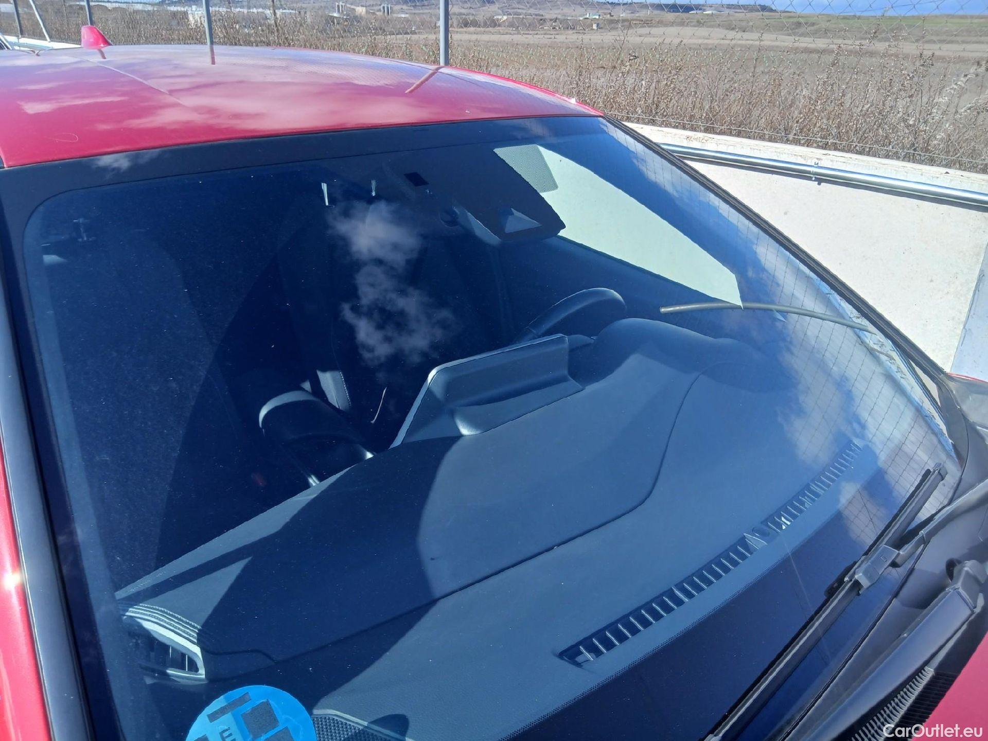  Toyota  C-HR TOYOTA  / 2019 / 5P / todoterreno 1.8 125H Active #9