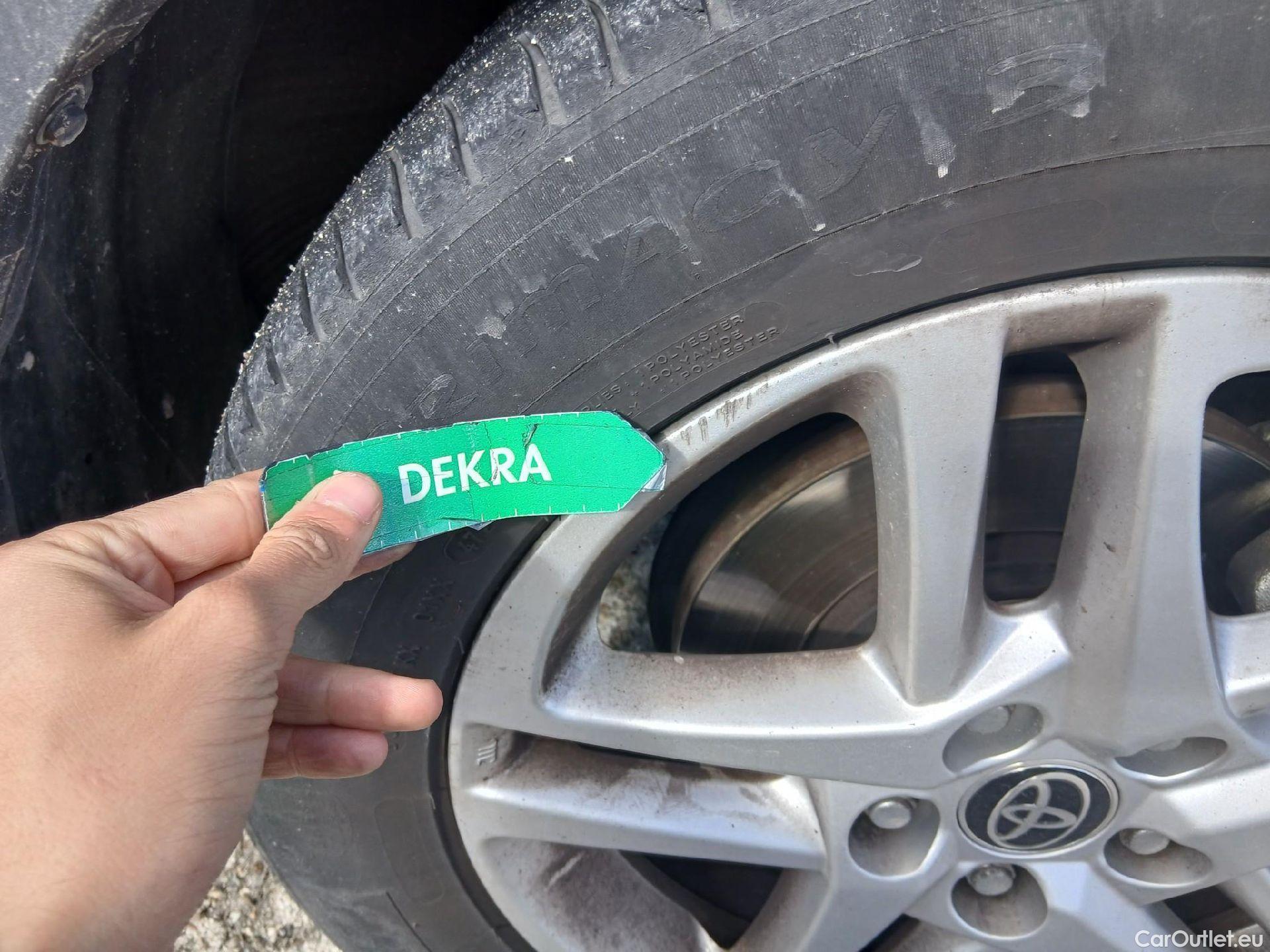  Toyota  C-HR TOYOTA  / 2019 / 5P / todoterreno 1.8 125H Active #25