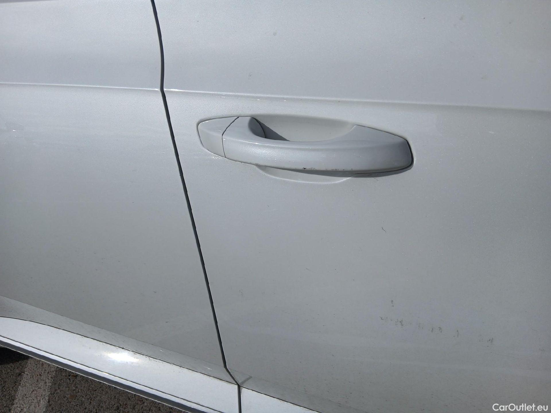  Volkswagen  Arteon VOLKSWAGEN  / 2020 / 5P / berlina con portón R-Line 2.0 TDI 147kW (200CV) DSG #41