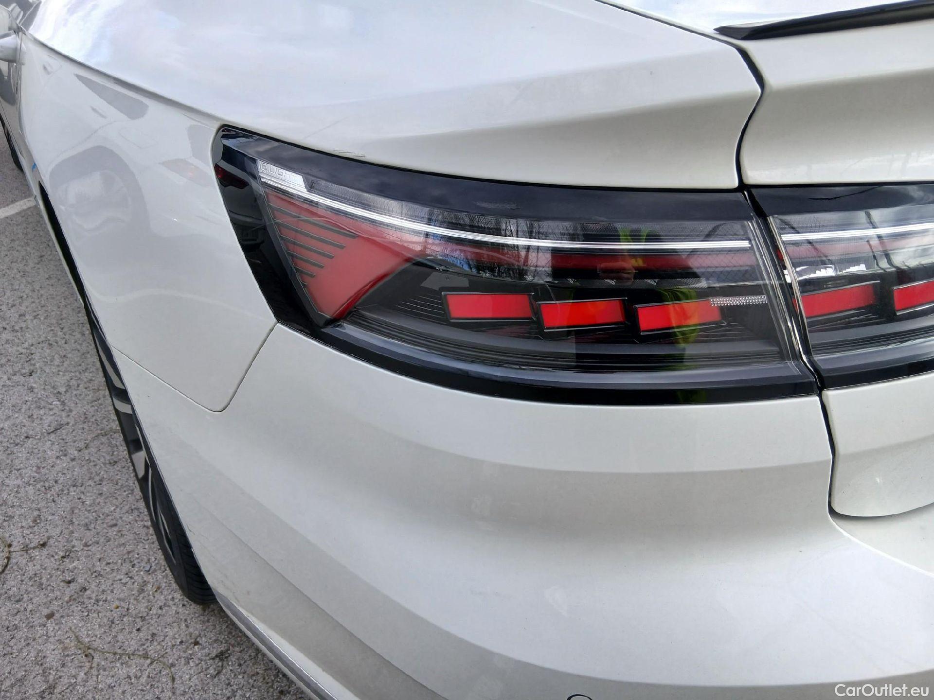  Volkswagen  Arteon VOLKSWAGEN  / 2020 / 5P / berlina con portón R-Line 2.0 TDI 147kW (200CV) DSG #24