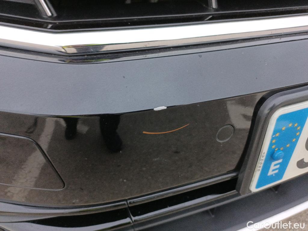  Volkswagen  Passat VOLKSWAGEN  / 2019 / 5P / familiar Variant R-Line 2.0 TDI 110kW DSG #16