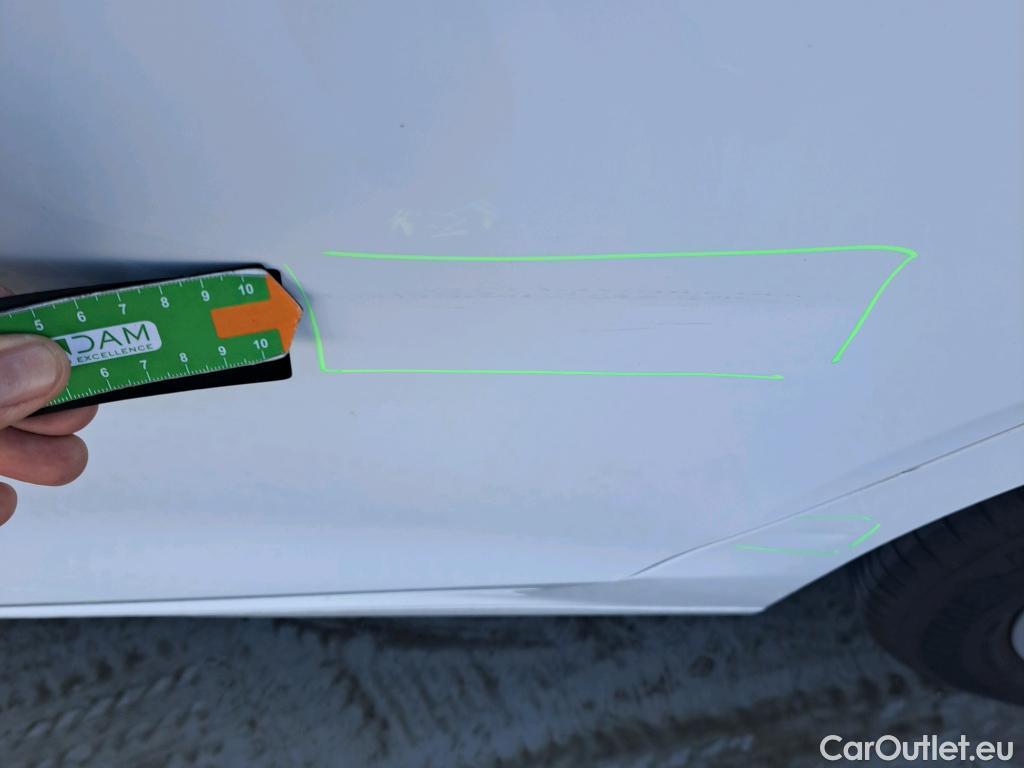  Volkswagen  Golf  VOLKSWAGEN / 2020 / 5P / berlina con portón 2.0 TDI 85kW (115CV) #2