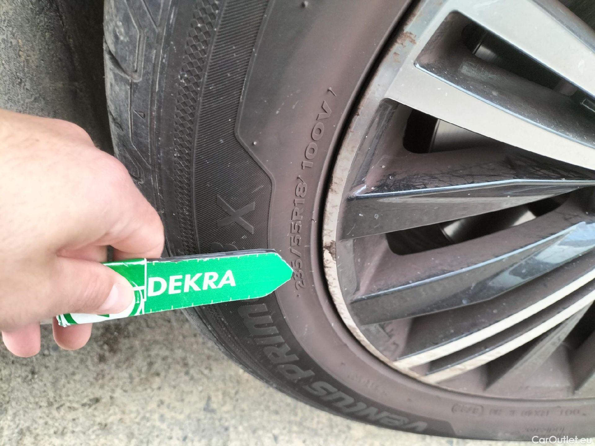  Volkswagen  Tiguan VOLKSWAGEN  / 2020 / 5P / todoterreno Life 1.4 TSI eHybrid 180kW (245CV) DSG #17