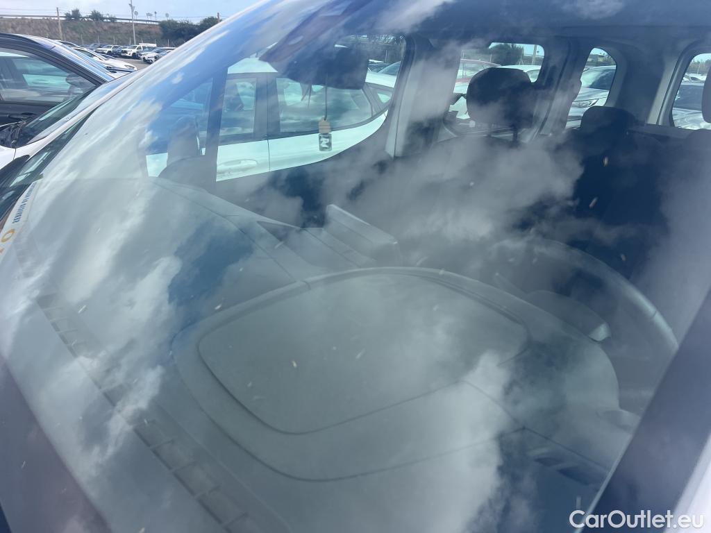  Citroen  Berlingo CITROEN  / 2018 / 4P / combi Talla M BlueHDi 100 LIVE (AC) #1