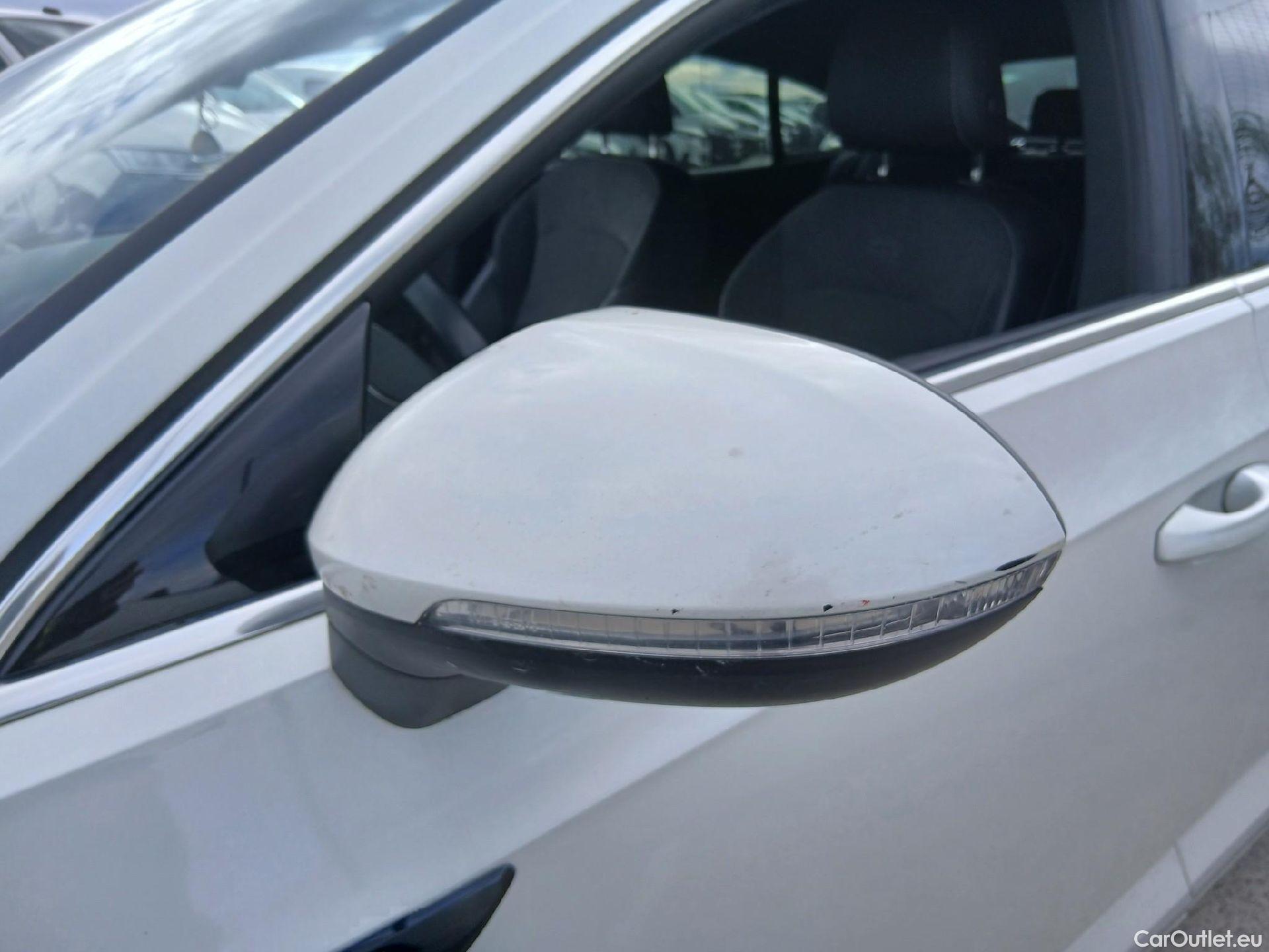  Volkswagen  Arteon VOLKSWAGEN  / 2020 / 5P / berlina con portón R-Line 2.0 TDI 147kW (200CV) DSG #8