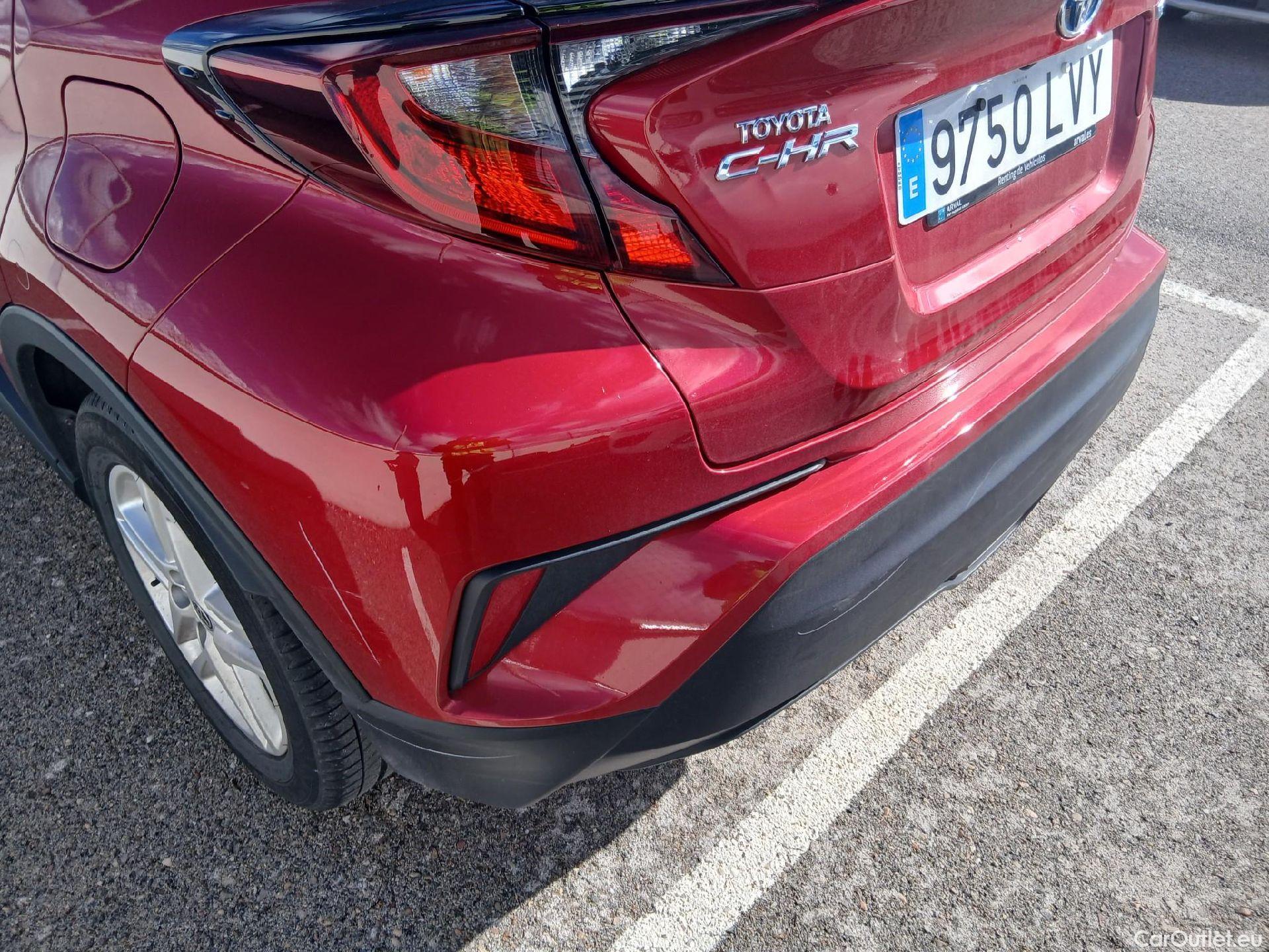  Toyota  C-HR TOYOTA  / 2019 / 5P / todoterreno 1.8 125H Active #17