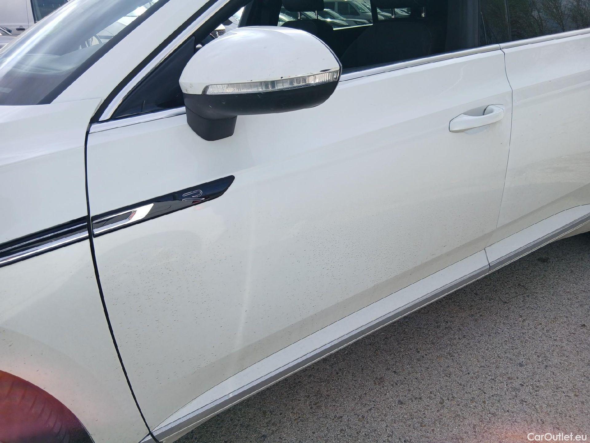  Volkswagen  Arteon VOLKSWAGEN  / 2020 / 5P / berlina con portón R-Line 2.0 TDI 147kW (200CV) DSG #16