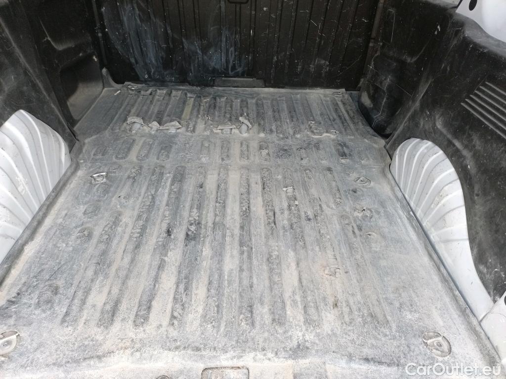  Peugeot  Partner PEUGEOT  / 2018 / 3P / furgón derivado de turismo Pro Standard 600kg BlueHDi 73kW #1