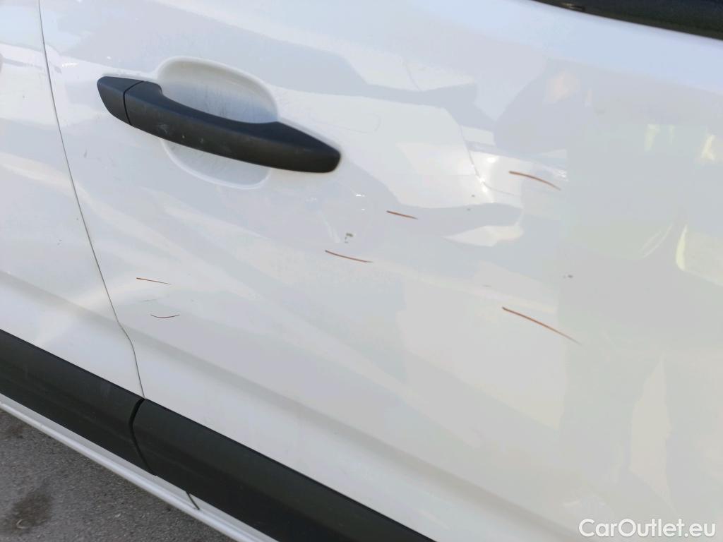  Peugeot  Partner PEUGEOT  / 2018 / 3P / furgón derivado de turismo Pro Standard 600kg BlueHDi 73kW #22