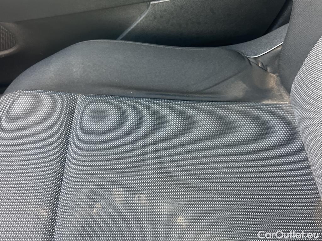  Citroen  Berlingo CITROEN  / 2018 / 4P / combi Talla M BlueHDi 100 LIVE (AC) #38