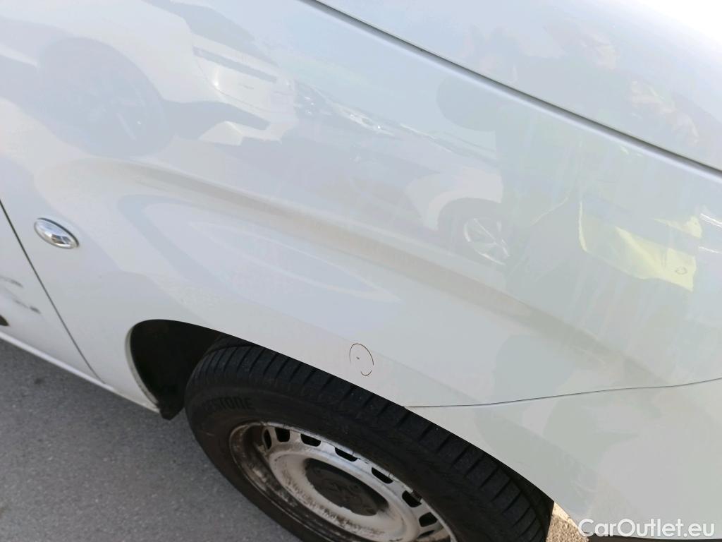  Peugeot  Partner PEUGEOT  / 2018 / 3P / furgón derivado de turismo Pro Standard 600kg BlueHDi 73kW #47