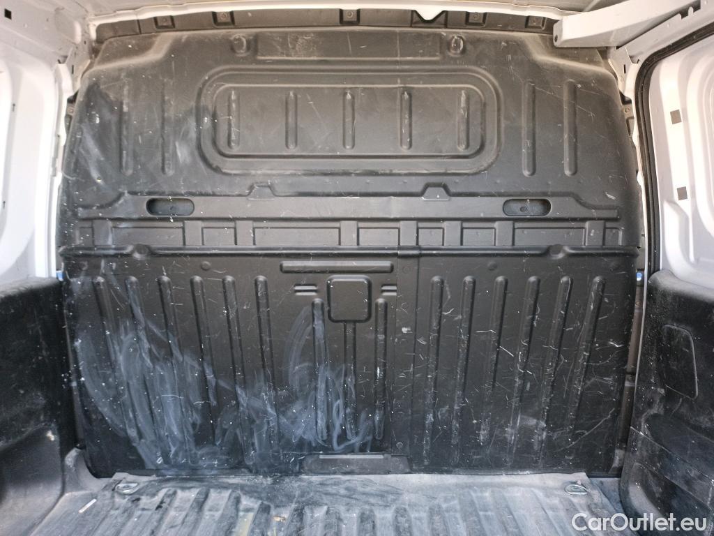  Peugeot  Partner PEUGEOT  / 2018 / 3P / furgón derivado de turismo Pro Standard 600kg BlueHDi 73kW #19