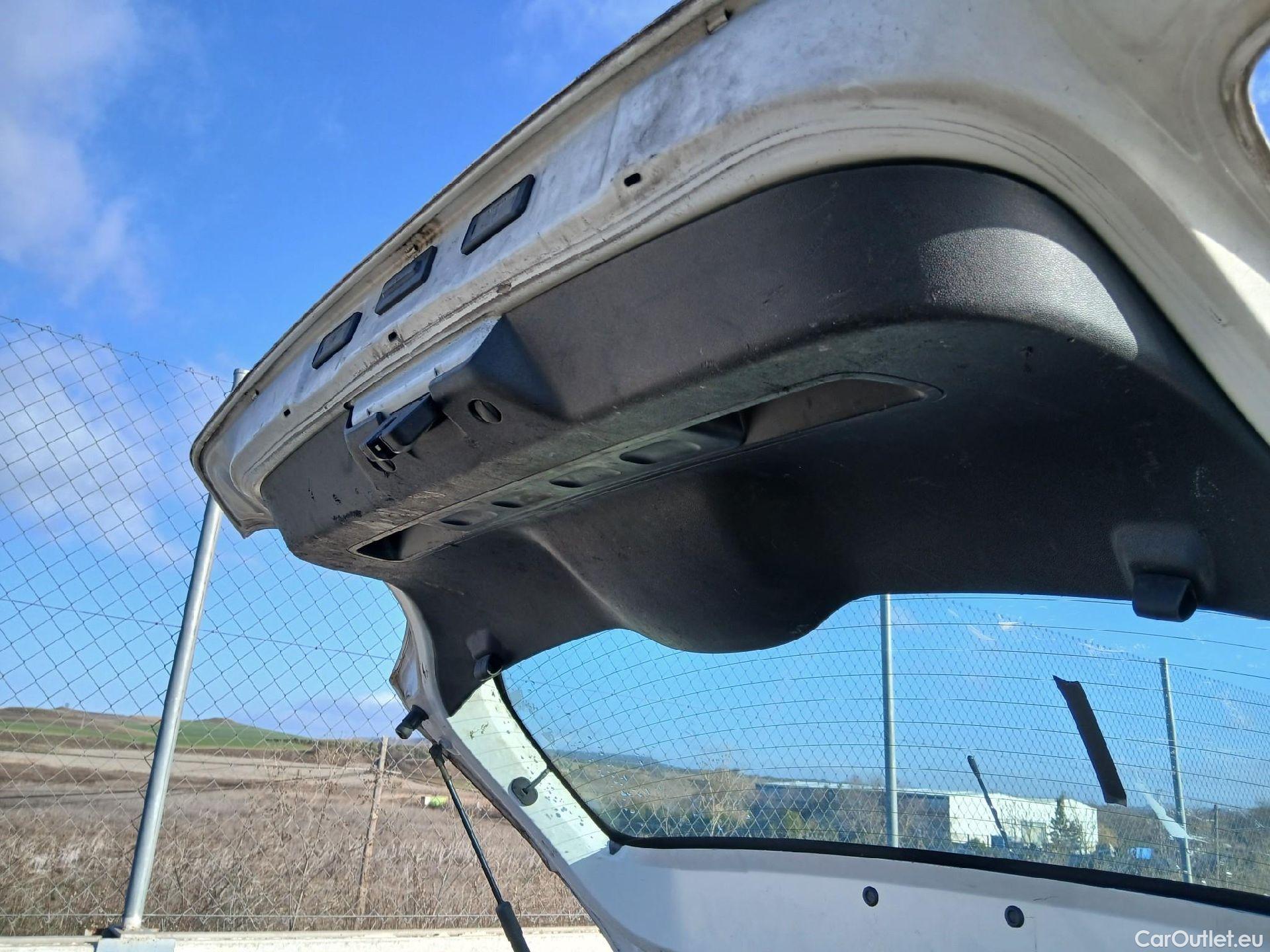  Citroen  C3 CITROEN  / 2016 / 5P / berlina comercial BlueHDi 73KW (100CV) S&S Comercial #41