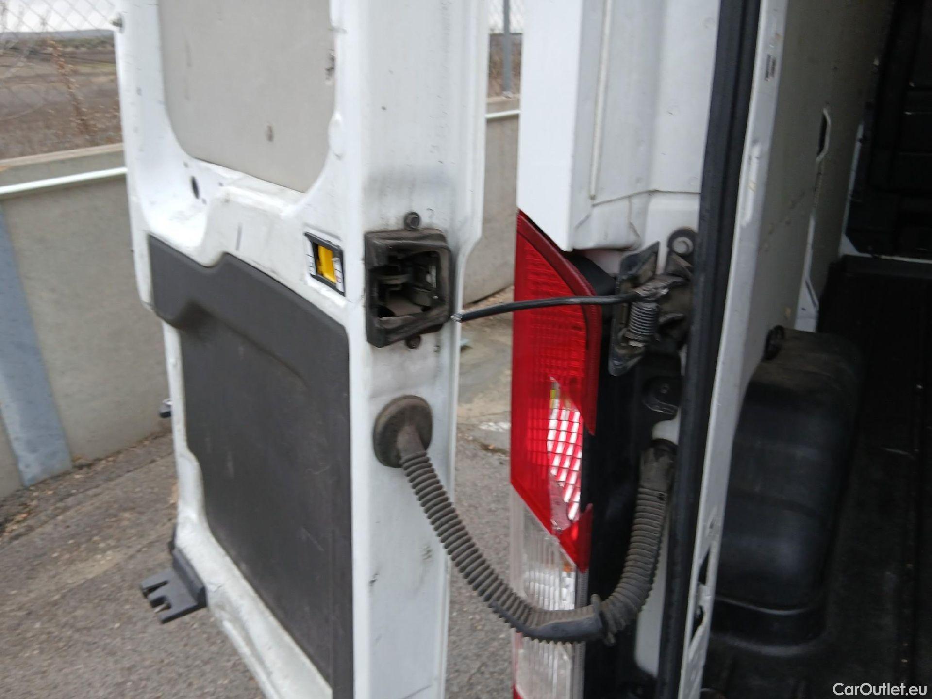  Ford  Transit FORD  / 2013 / 4P / furgón 310 96kW L2H2 Van Trend FWD MHEV #29